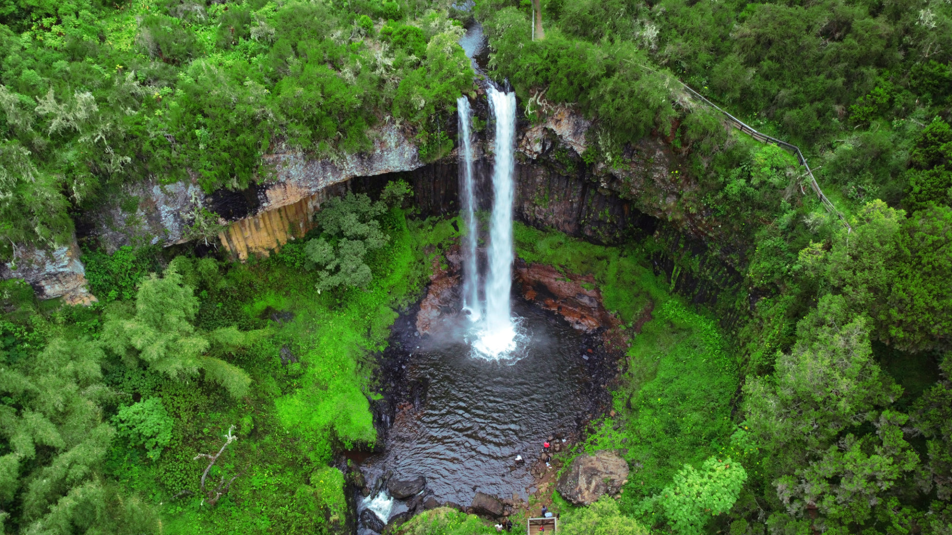 kenia-aberdare-cascada