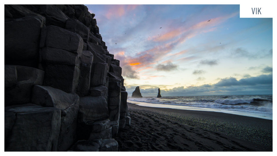 postal-viaje-islandia-vik-atardecer